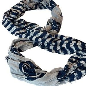 Women's PENN State Nittany Lion Infinity Scarf Sports Lions Football Basketball